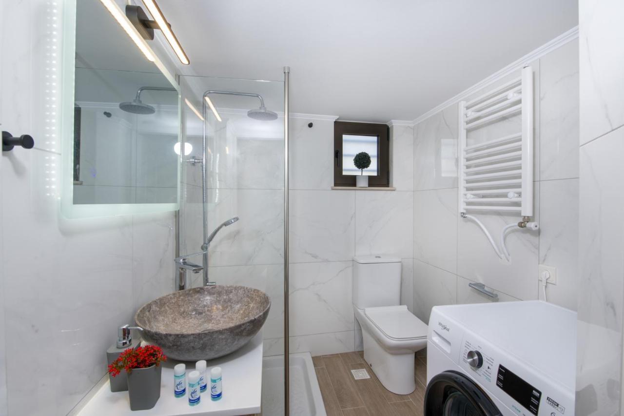 Anastasia & Maria Luxury Holiday home *